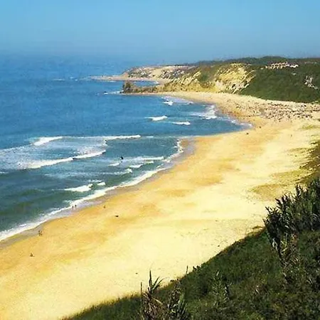 Dom wakacyjny Charming In With Shared Pool *