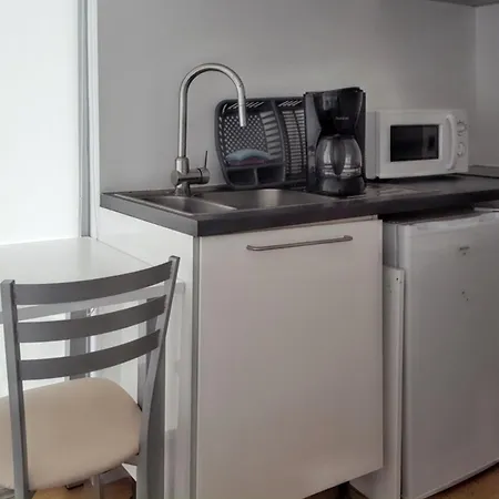 Σπίτι διακοπών Charming In With Shared Pool *