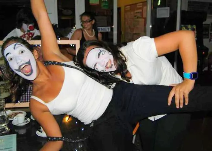 Charming In With Shared Pool Casa de Férias *